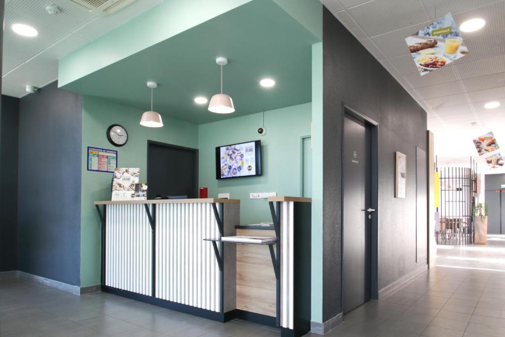B&B HOTEL Reims Bezannes photo