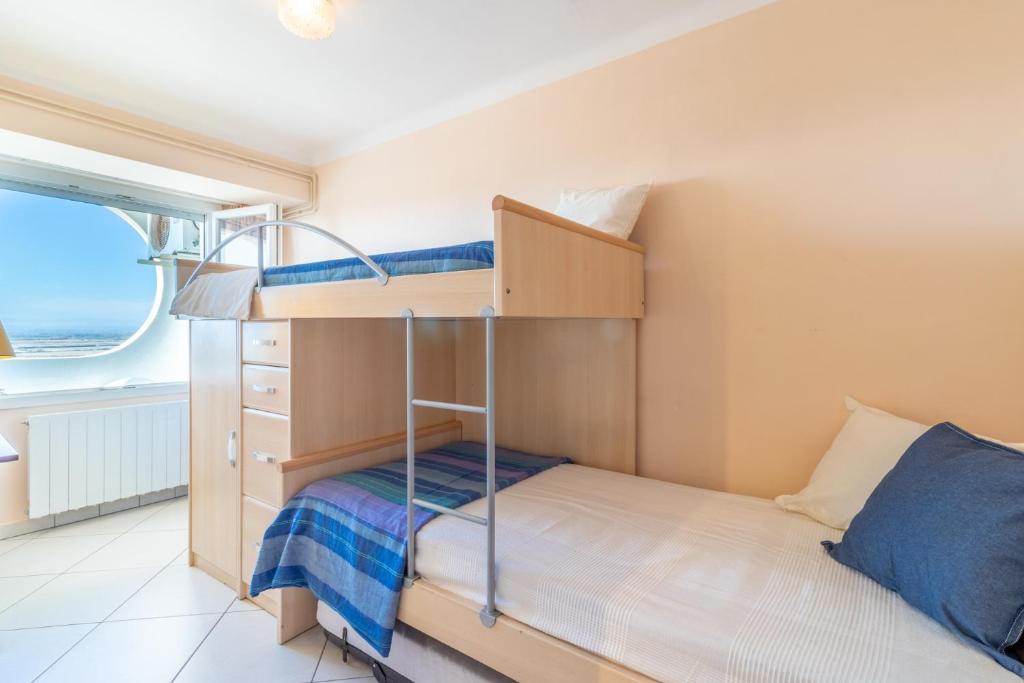 Apartamento de dos habitaciones con vistas al mar - 4