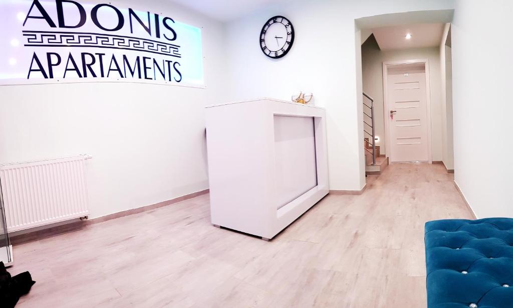 Adonis Apartments photo