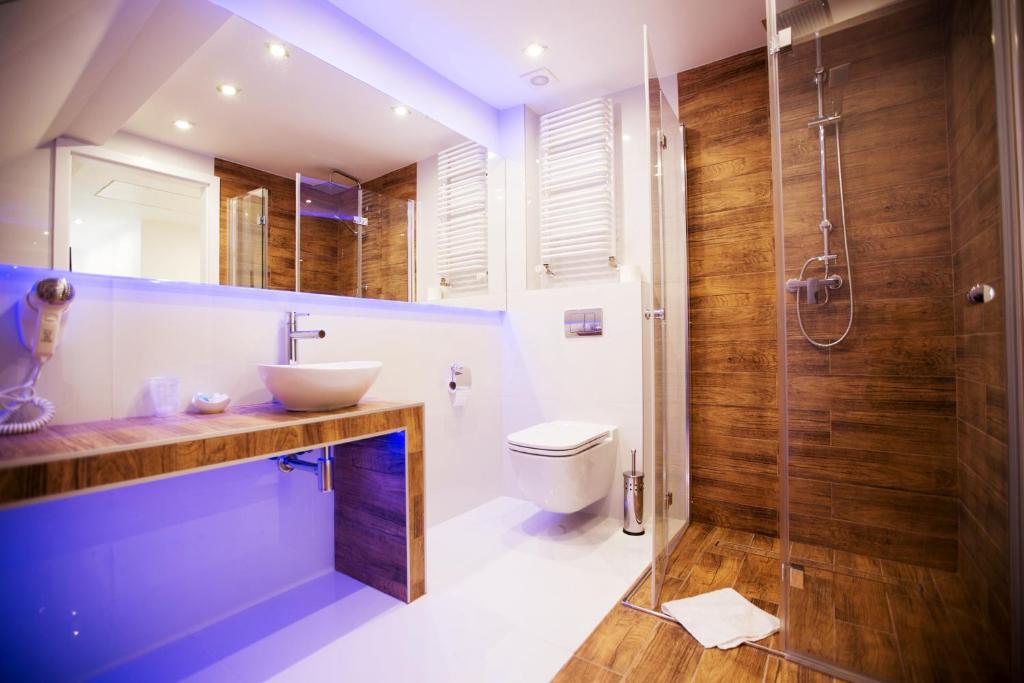 Adonis Apartments photo