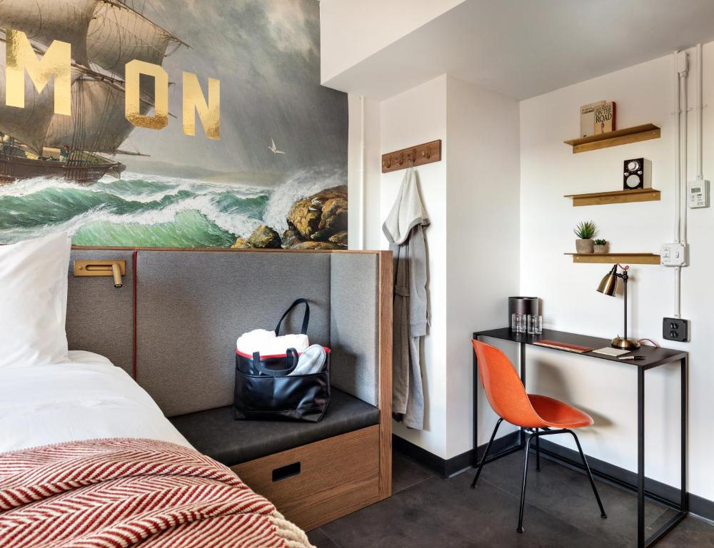 The Revolution Hotel photo