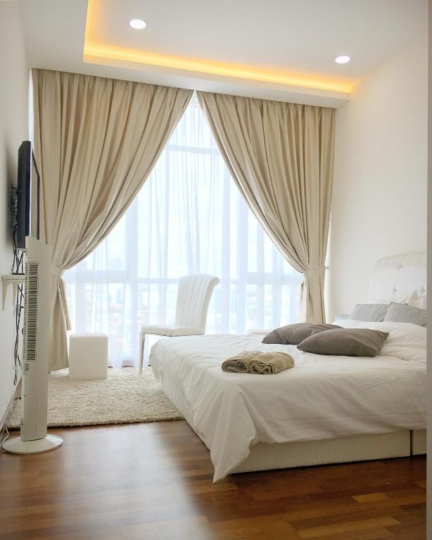 Lovely Large Condo Suites in JB CIQ