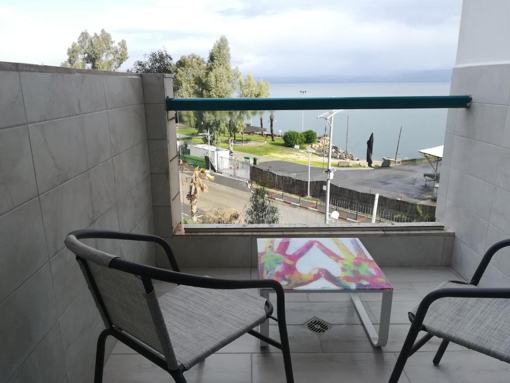 Apartment By The Lake