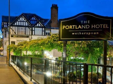 The Portland Hotel Wetherspoon — Hotel in Chesterfield