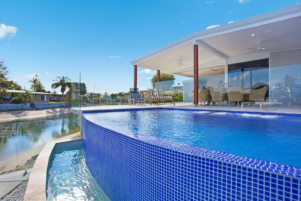 INCREDIBLE VALUE - Perfect for large families, Gold Coast