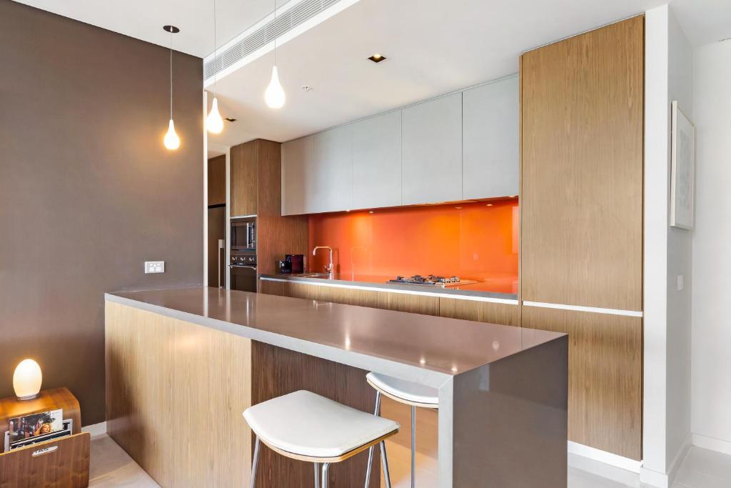 Kitchen, Stylish 1 bdrm Camperdown - Car park, Gym & Pool in Sydney
