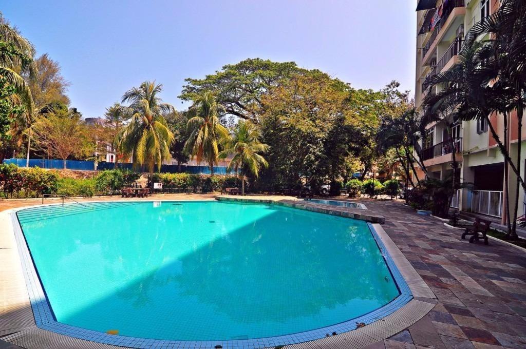 Home stay Bayu Emas Appartment, Batu Ferringhi — Hotel in Penang