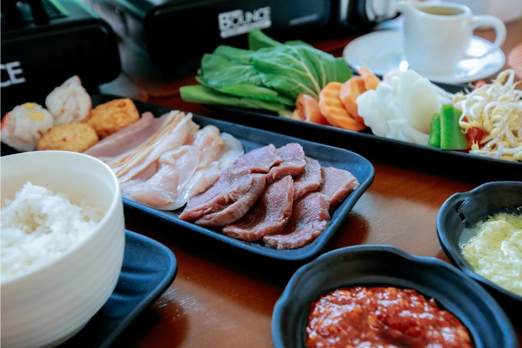 อาหารและเครื่องดื่ม