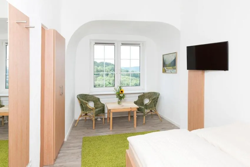 Hotel Garni BURG WALDENSTEIN, hotel in Rudersberg