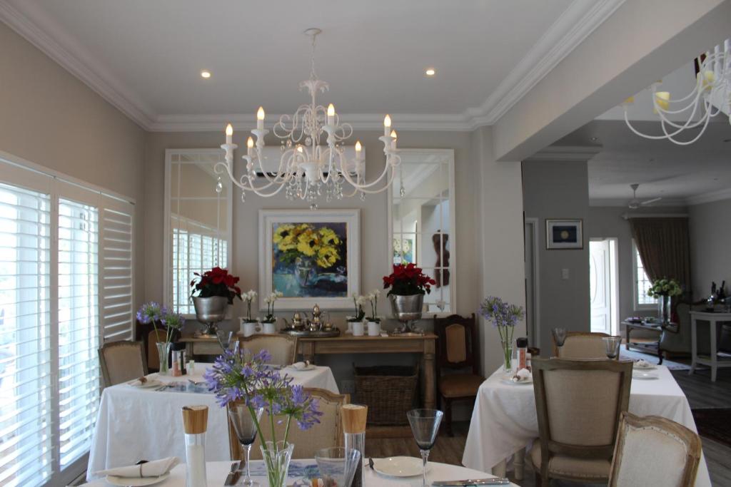 Food and beverages, Sandals Guest House in Durban