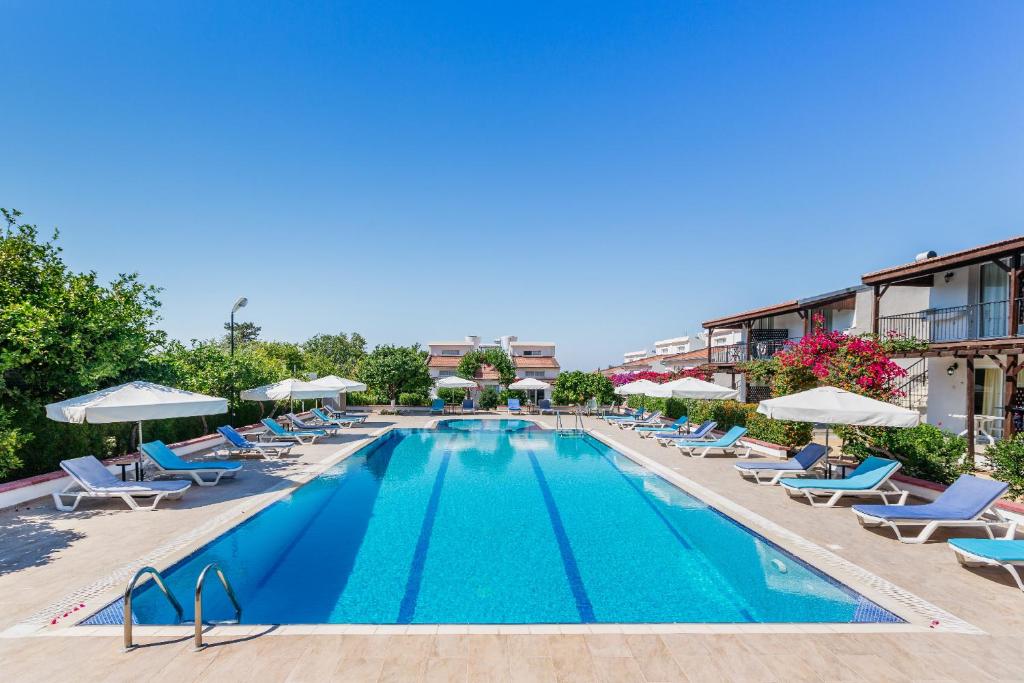 Citrus Tree Gardens — Hotel in Karavas