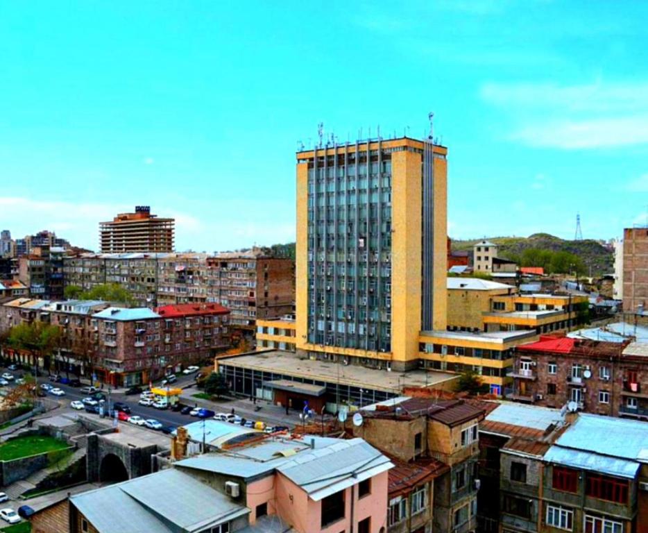 Apartment 18 Saryan photo