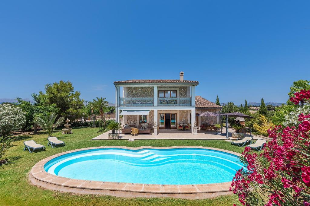 Can Costa - Quiet Villa with Private Pool — Hotel in Majorca