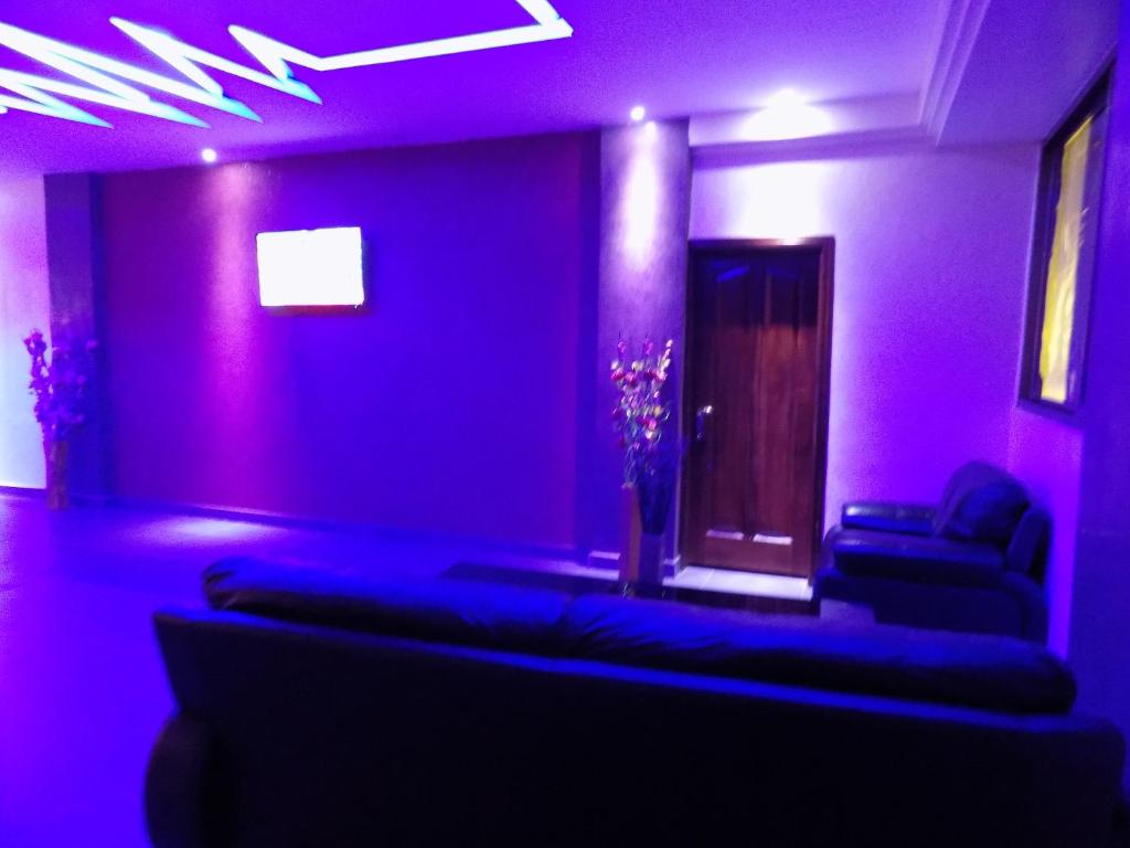 フロント・ロビー