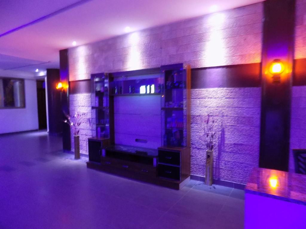 フロント・ロビー