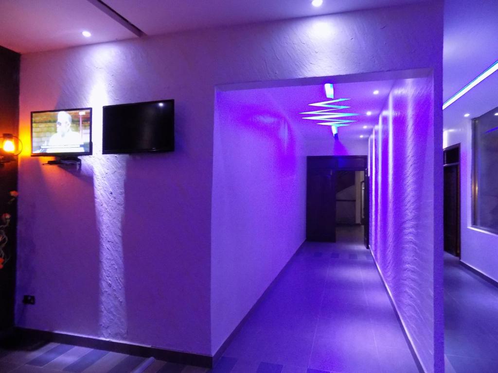 フロント・ロビー