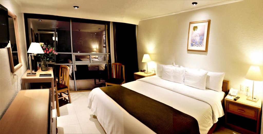 Hotel PF - 4