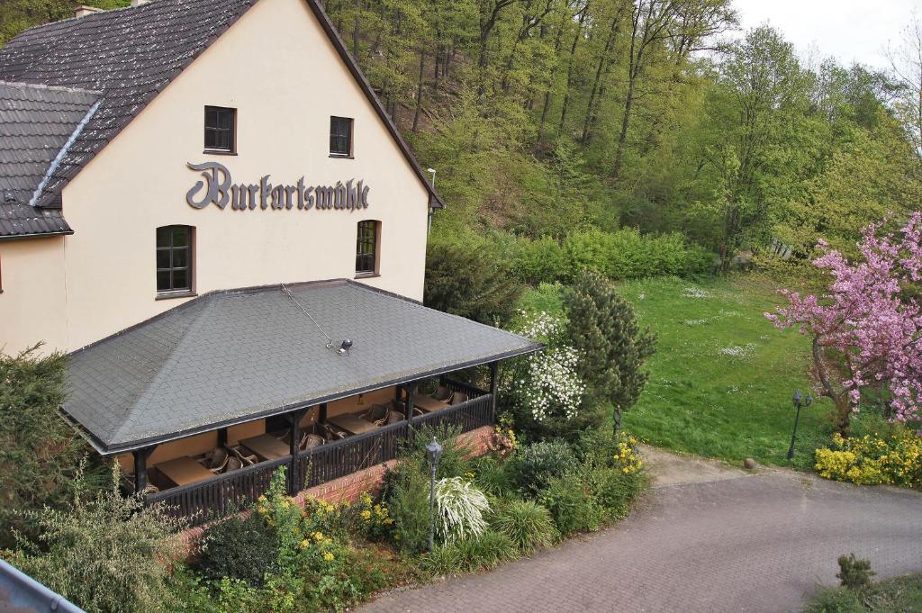 Landhotel Burkartsmuhle photo