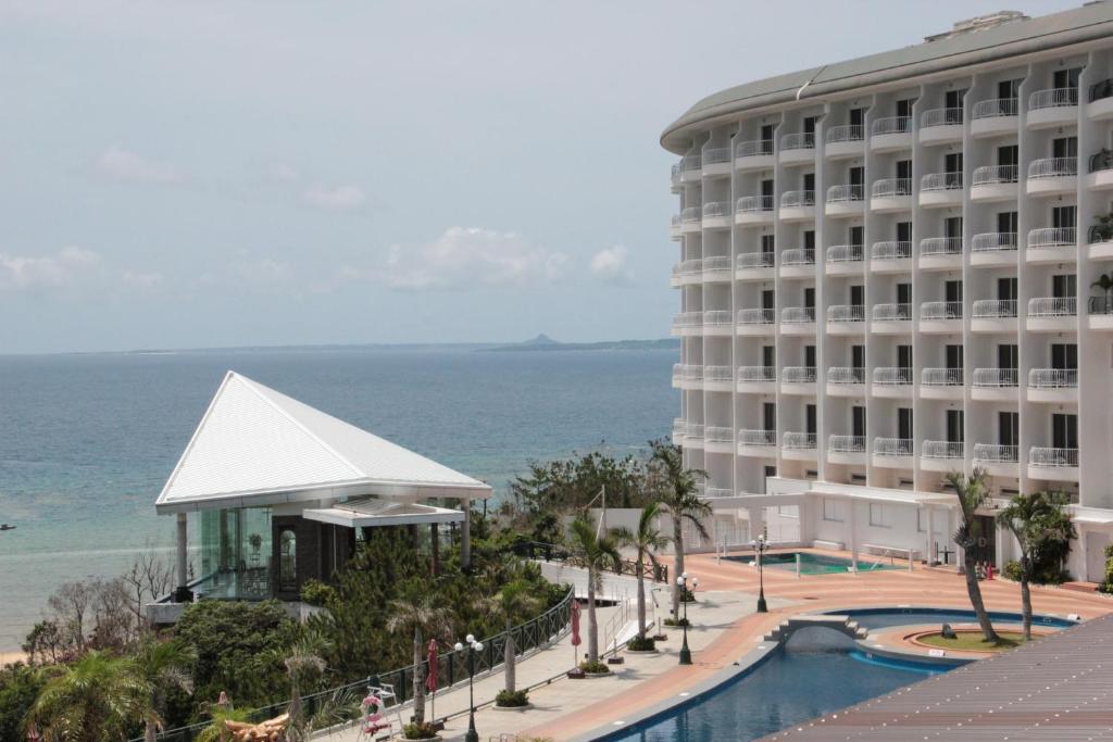 沖繩喜璃癒志海灘度假海洋Spa飯店 (Okinawa Kariyushi Beach Resort Ocean Spa)