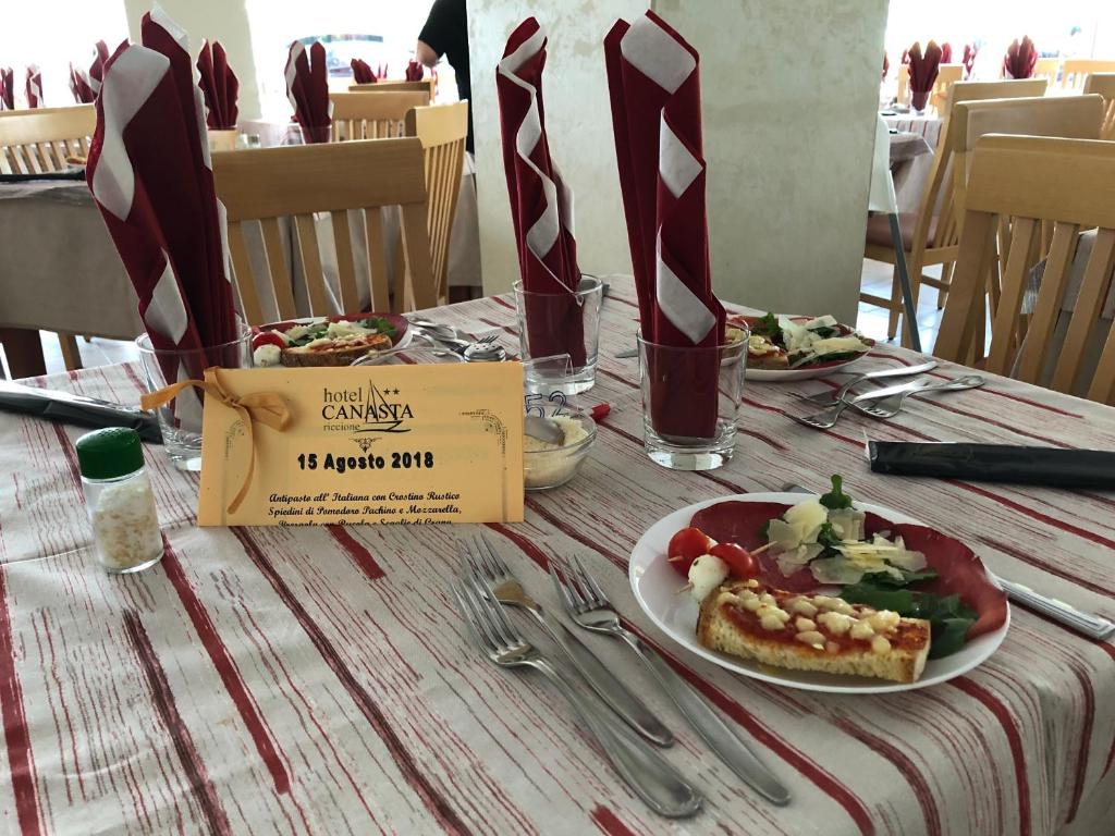 Hotel Canasta - 4