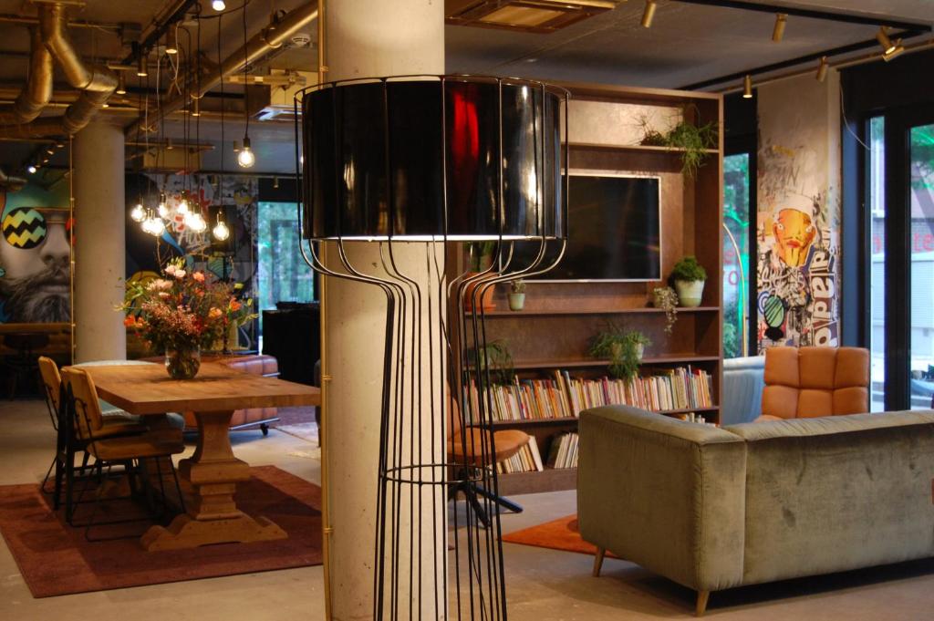 Shared lounge/TV area