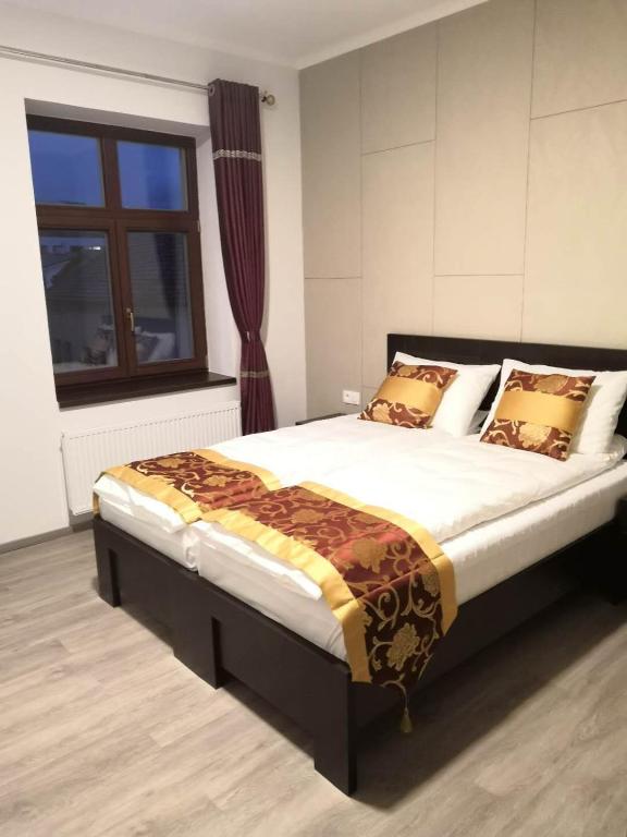 Sun-House Pension&amp;Restaurant -ParkingFree- — Hotel in Prague