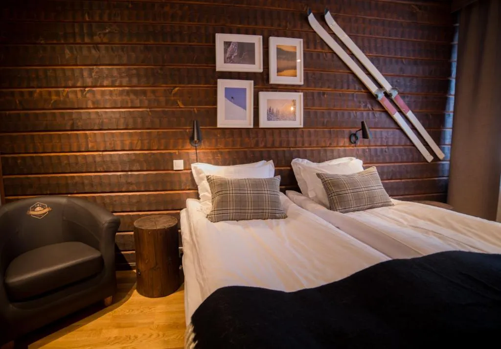 Mountain Lodge, hotel in Stöten