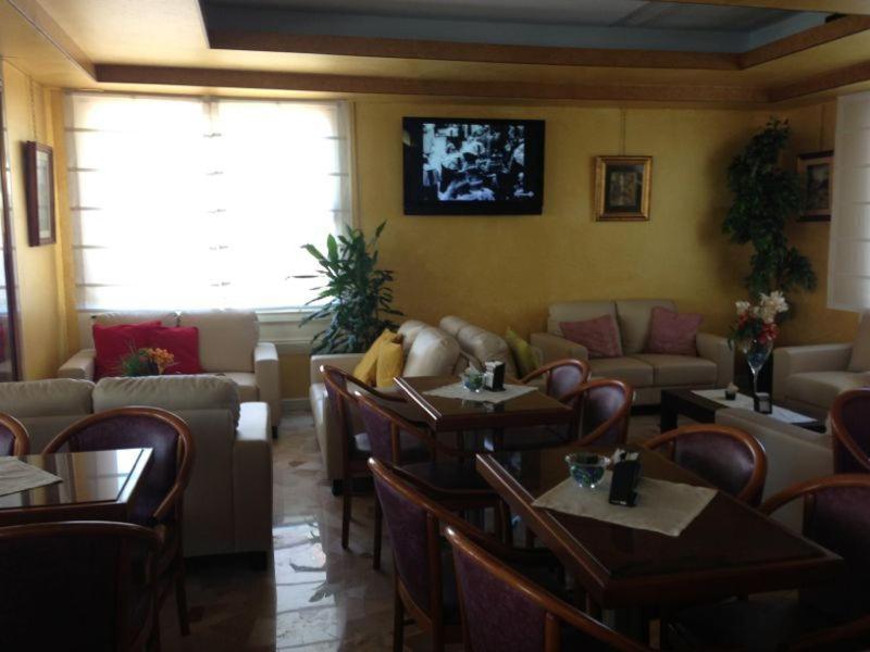 Hotel Harry's — Restaurant & bars in Jesolo, Veneto