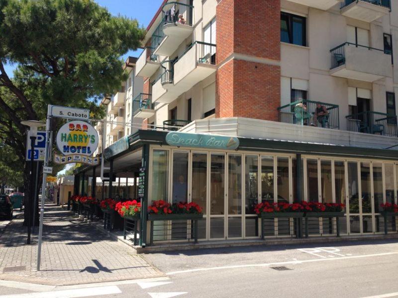Hotel Harry's — Hotel building in Jesolo, Veneto