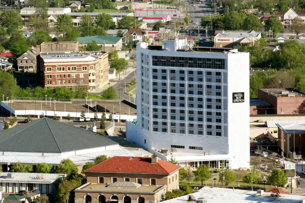 The Hotel Hot Springs，位于温泉城的酒店