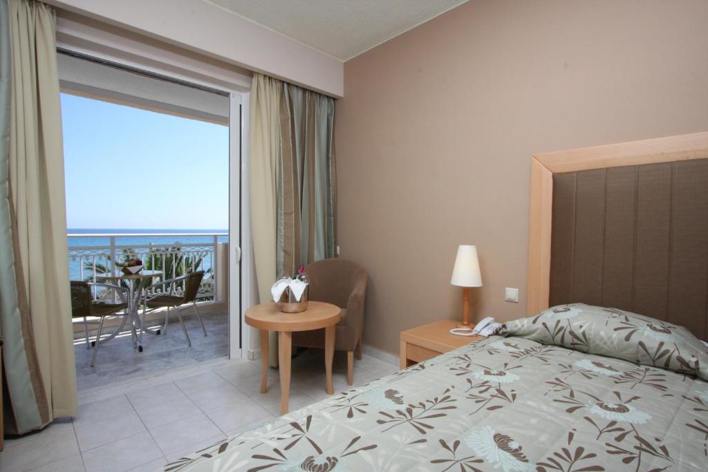 Zakantha Beach — Hotel rooms in Argassi, Ionian Islands