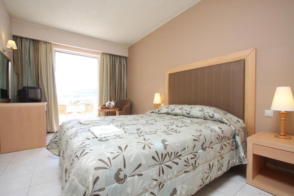 Zakantha Beach — Hotel rooms in Argassi, Ionian Islands