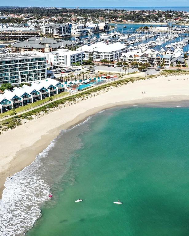 Breakwater Short Stay — Hotel in Mandurah