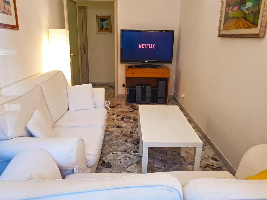 Bari Grand Central Apartment - 5