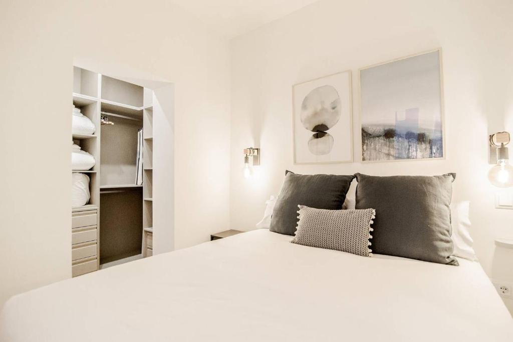 STYLISH NEST 1BD PLAZA MAYOR - SOL, Мадрид