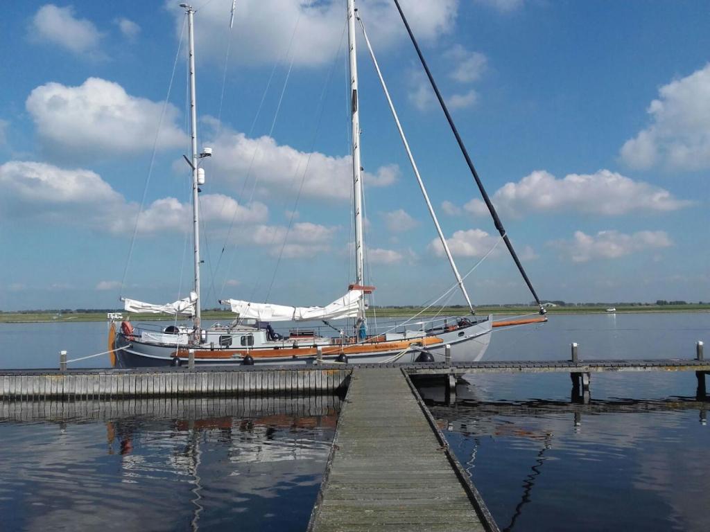 Prive B&amp;B Zeilboot Noorderlicht — Hotel in Wissenkerke