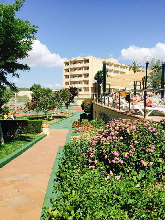 Hotel Club Cala Romani — Calas de Mallorca, Balearic Islands