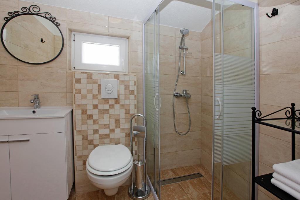 Iris Apartments Bol photo