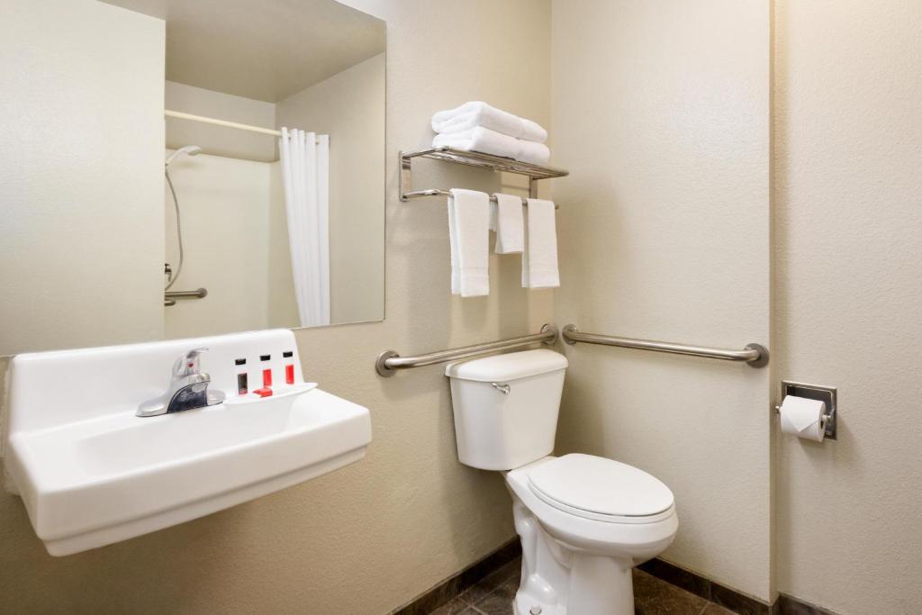 Travelodge by Wyndham Alpine photo