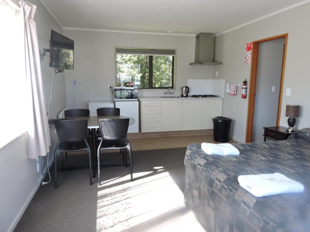 219 on Johns Motel & Holiday Park