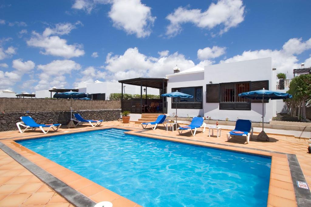 3 bedroom Villa Venus Jupiter and Neptune with private heated pool 전경