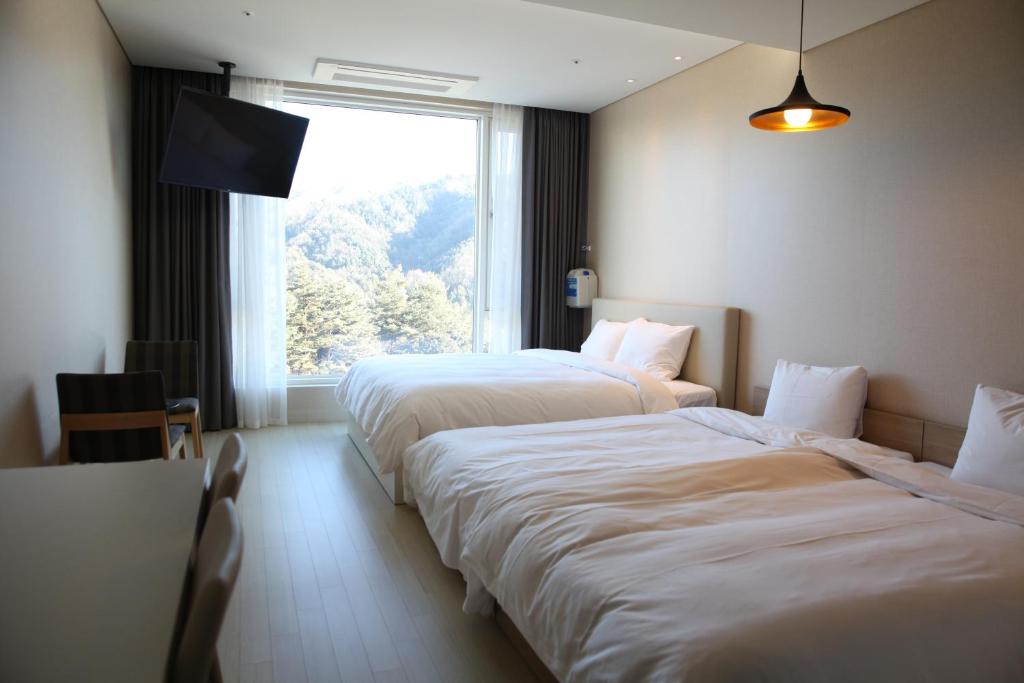 Pyeonchang The White Hotel photo