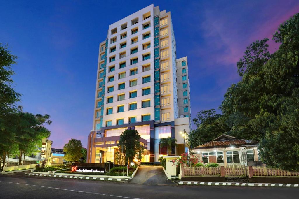 Manado Hotel Accommodation - Save $ with Hotel.com.au