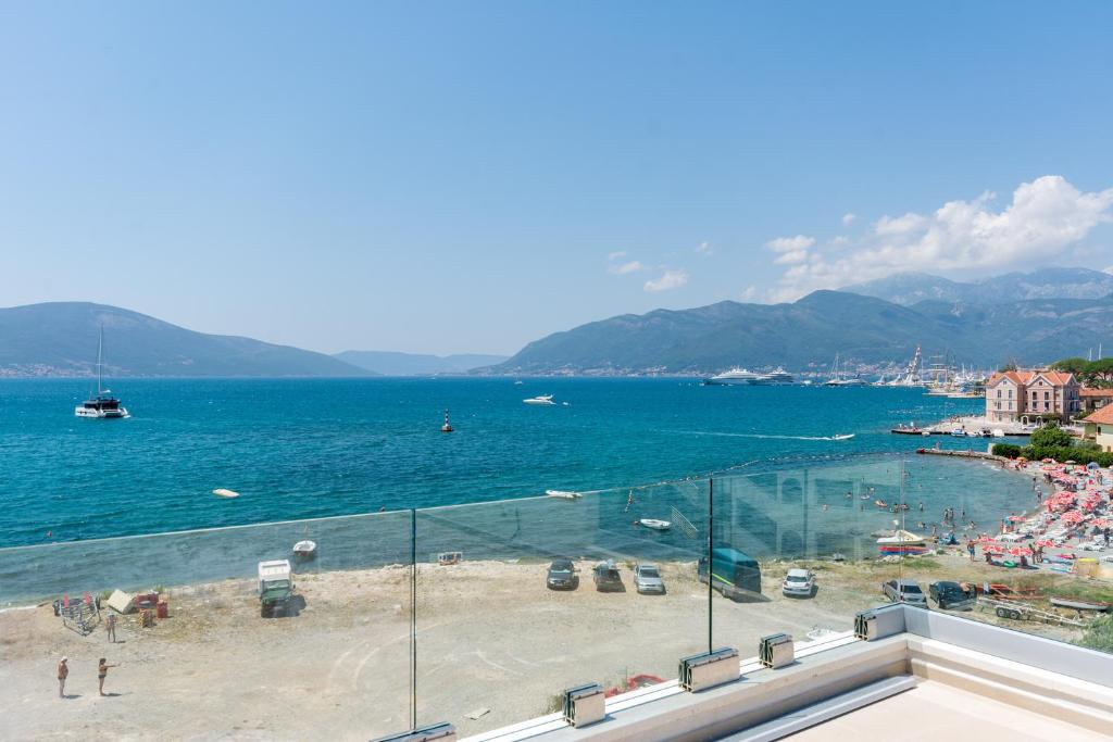 Beach, Boka di Mare in Tivat