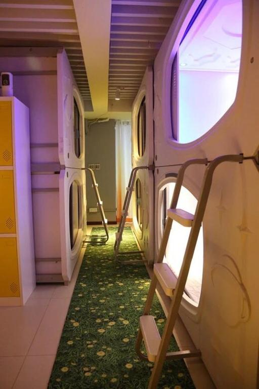 Wuhan Worry-free Capsule Hotel photo