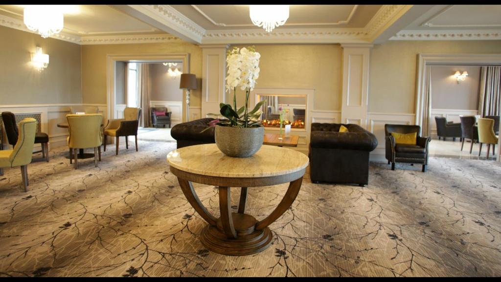 Royal Court Hotel photo