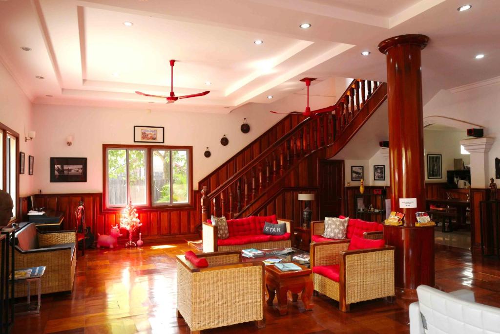 ヴィラ b メゾン d ホテス アンコール (Villa b. Maison d hotes Angkor) 共用ラウンジ/TVエリア