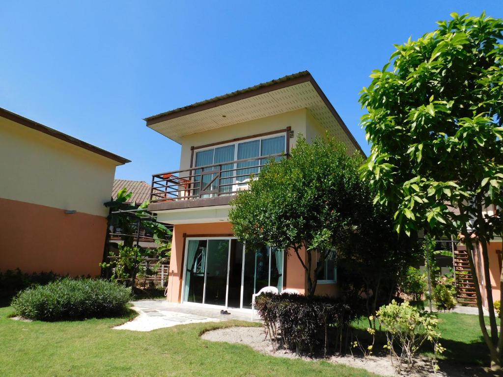 ซีทัช หลีเป๊ะ ไอส์แลนด์ รีสอร์ท (Z-Touch Lipe Island Resort)