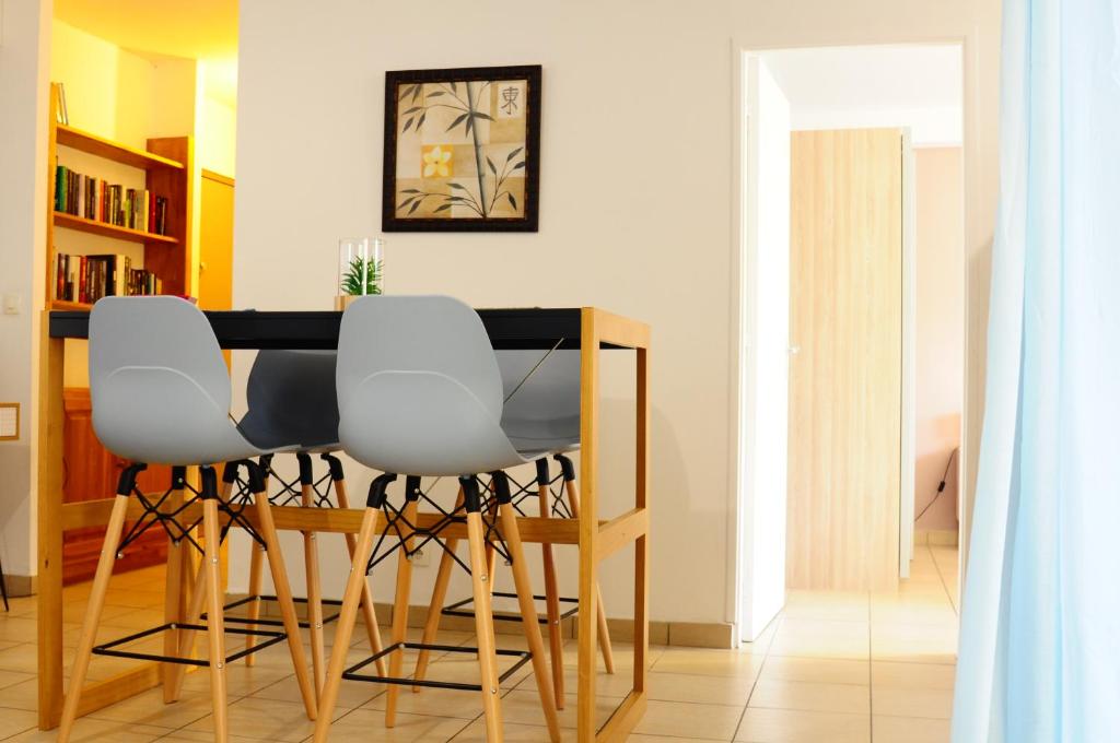 L'Arymarius 12, Saint-Pierre