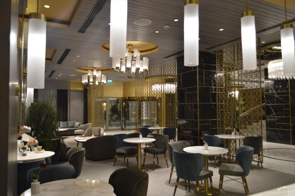 Rocks Hotel & Casino — Restauracje i bary in Kirenia, Kirenia